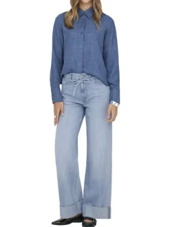 Jean bleu uni en coton avec une coupe wide leg et une ceinture