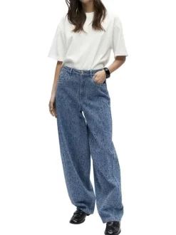 Jean bleu uni pourvu d'une coupe bootcut et d'un taille intermédiaire