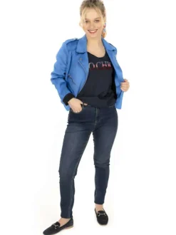 Jean brut avec une coupe slim et 4 poches