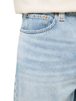 Jean en coton bleu ciel délavé avec 5 poches et une coupe droite