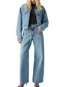 Jean en coton bleu clair uni avec une coupe bootcut et une ceinture amovible