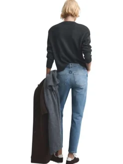 Jean 7/8 en coton bleu uni avec une coupe mom et une taille haute