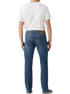 Jean 502® en coton bleu uni à coupe droite pourvu du patch de la marque