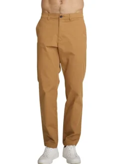 Jean en coton camel à coupe ajustée pourvu de multiples poches