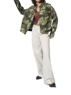 Jean en coton écru uni avec une coupe bootcut et des poches à rabat à l'avant