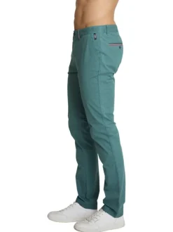 Jean en coton vert à coupe ajustée pourvu de multiples poches