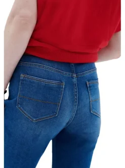 Jean indigo effet délavé avec une coupe slim et une taille haute