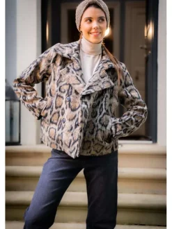 Jean Julie en coton noir uni avec une coupe regular fit et 3 poches avants
