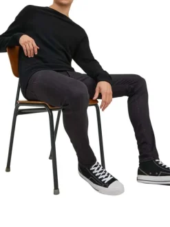 Jean Liam noir avec une coupe skinny et 2 poches plaquées à l'arrière