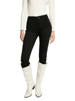 Jean noir uni avec une coupe slim et une taille intermédiaire