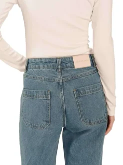 Jean 5 poches en coton bleu ciel délavé avec une coupe bootcut