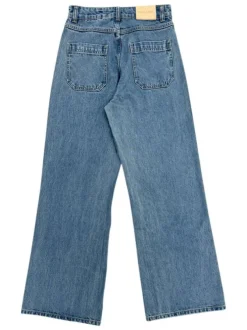 Jean 5 poches en coton bleu ciel délavé avec une coupe bootcut