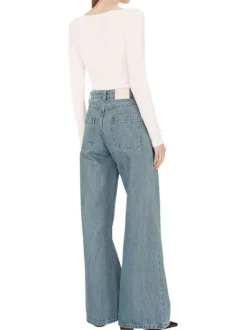 Jean 5 poches en coton bleu ciel délavé avec une coupe bootcut