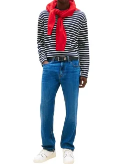 Jean slim en coton bleu avec des passants et une coupe droite