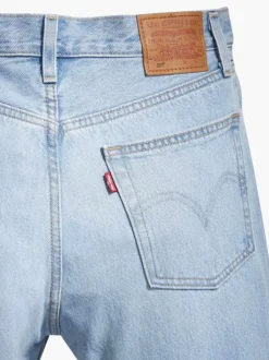 Jeans taille haute style 5 poches bleu clair délavé et avec une coupe droite