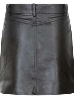 Jupe courte noire unie courte en similicuir avec deux poches avant