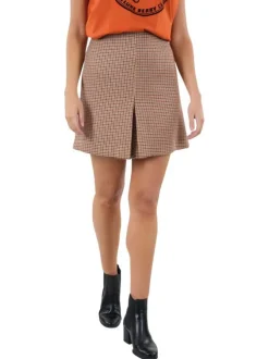 Jupe courte beige imprimé pied de poule avec une coupe courte