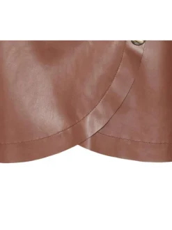 Jupe courte marron unie coupe portefeuille avec boutons