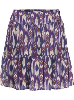 Jupe courte violette avec une coupe bohème et motif à plume