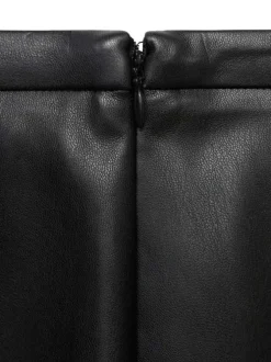 Jupe longue noire en simili cuir pourvue d'une fermeture zippée