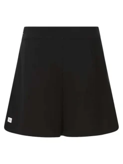 Jupe-short noire unie avec une coupe droite et des plis plats à l'avant