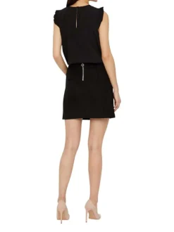 Jupe unie pour femme noire avec une coupe droite et un zip de fermeture