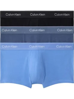 Lot de 3 boxers en coton bleus unis courts avec le nom de la marque
