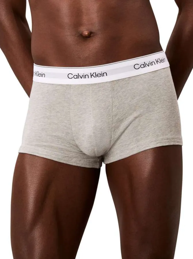 Lot de 3 boxers en coton multicolores unis courts avec le nom de la marque