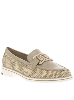Mocassins beiges tressées avec un bijoux à l'avant et à talon carré