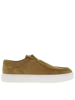 Mocassins camel en cuir nubuck avec des lacets plats et logo embossé