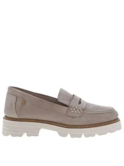 Mocassins coupe bateau en cuir beige à talon décroché moyen et à slip-on