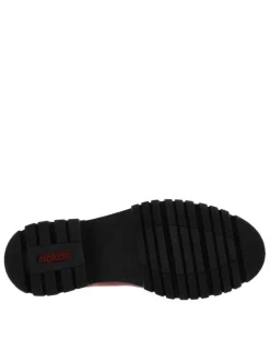 Mocassins en vernis rouge avec semelles crantées à talon plat