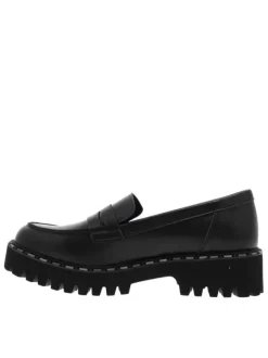 Mocassins noirs à talon décroché bas et à slip-on avec une semelle crantée