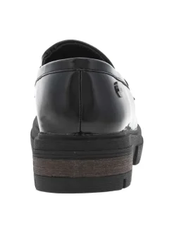 Mocassins noir vernis à talon décroché bas avec bijou argenté logotypé