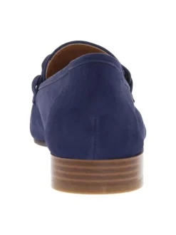 Mocassins à talon plat marines en cuir avec chaîne métallique épaisse sur le cou-de-pied