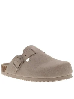 Mules taupe avec un talon plat et une fermeture à boucle à ardillon