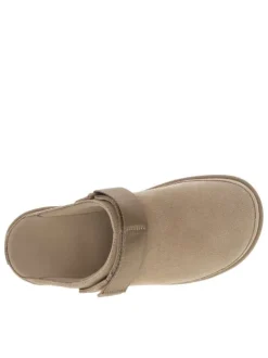 Mules en cuir taupe en daim à semelle plate et à fermeture bande auto-agrippante