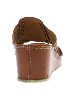 Mules Fanni en cuir marron à talon semi-compensé et brides entremêlées