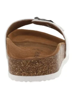 Mules Opaline blanches vernis avec un aspect liège et logo embossé sur le côté