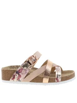 Mules roses fleuries avec un talon plat et une boucle à ardillon