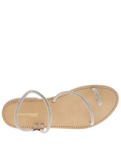 Nu-pieds argent à talon plat avec un entre-doigt et des strass