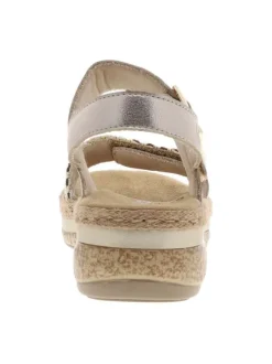 Nu-pieds beiges en cuir avec un talon compensé et deux bandes auto-agrippantes