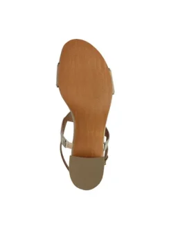 Nu-pieds beiges à talon décroché moyen et une boucle à ardillon