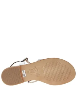 Nu-pieds en cuir argenté à paillettes à boucle à ardillon et trépointe vernie