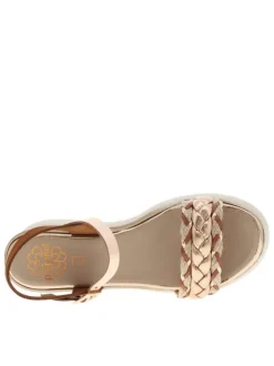 Nu-pieds en cuir bruns à semelle écrue avec talon compensé tresses roses