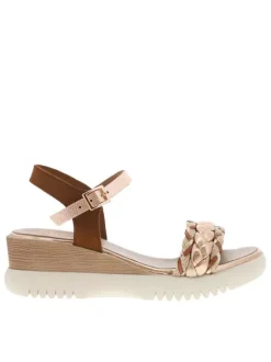 Nu-pieds en cuir bruns à semelle écrue avec talon compensé tresses roses