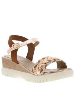 Nu-pieds en cuir bruns à semelle écrue avec talon compensé tresses roses