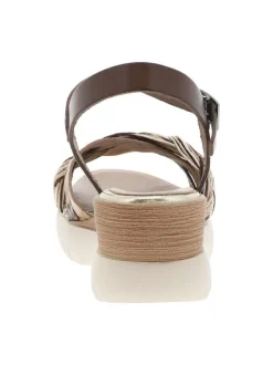 Nu-pieds en cuir moka à talon compensé avec boucle à ardillon