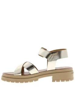 Nu-pieds en cuir or à semelle décrochée bas et à boucle à ardillon