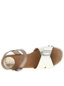 Nu-pieds en cuir platine style sabot avec un talon décroché haut